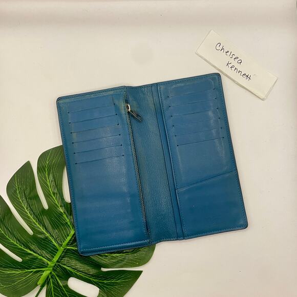 Louis Vuitton Brazza Wallet Blue Taurillon Leather Grained Calfskin Long Bifold - Picture 8 of 15